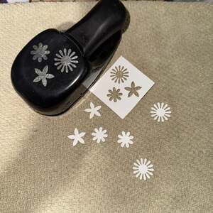 Stampin' Up! Boho Blossoms 3-Flower Whale Tail Paper Punch